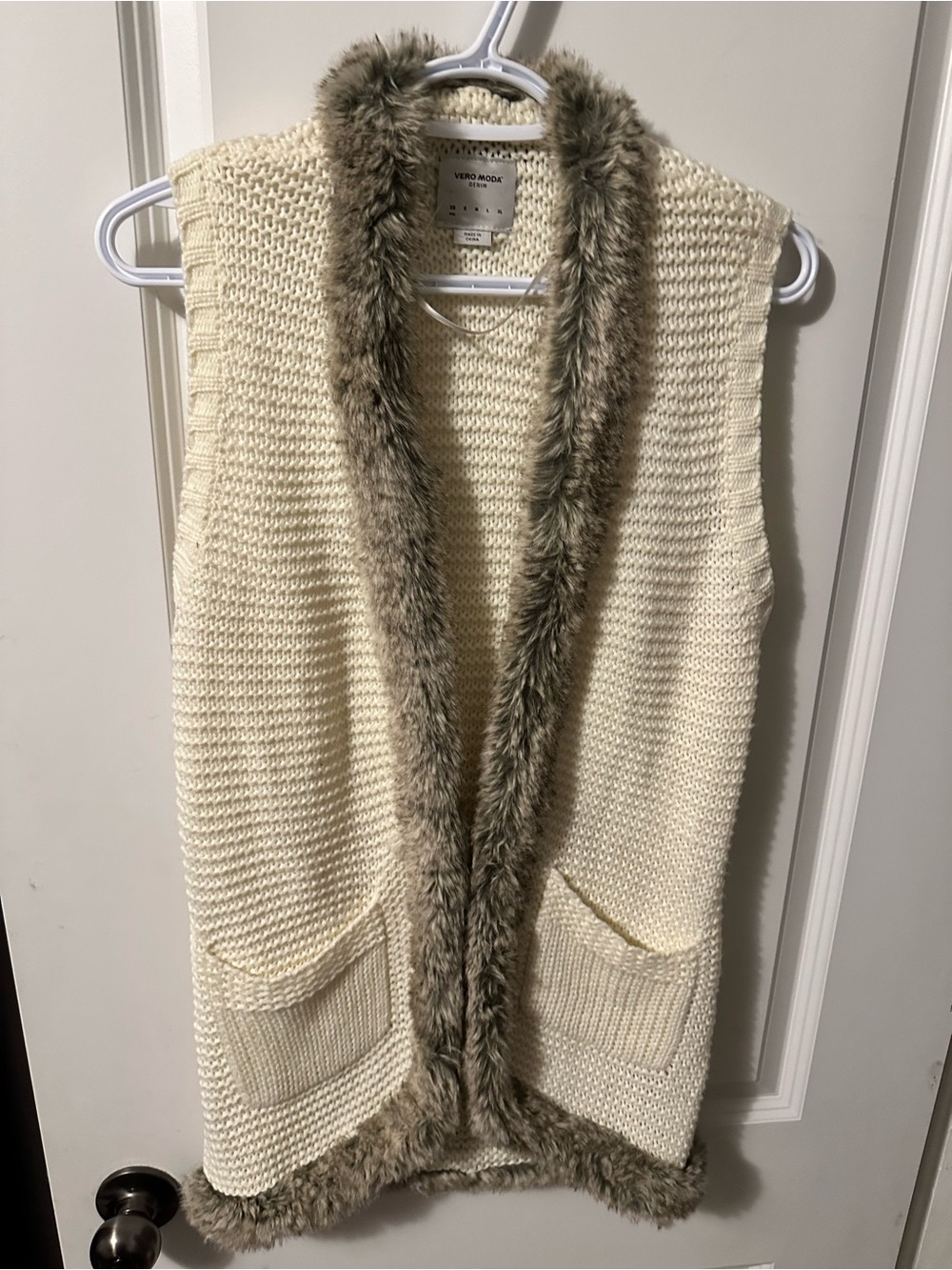 Vero Moda Cream Knit Sleeveless Vest with Taupe Faux-Fur Trim